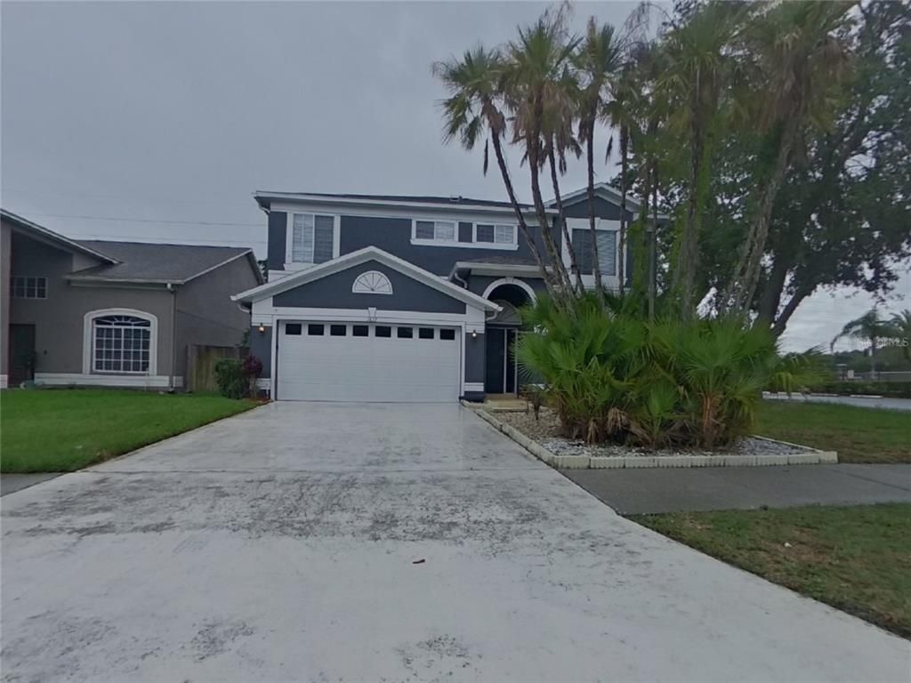 Attached, Exterior, Facade, American Craftsman