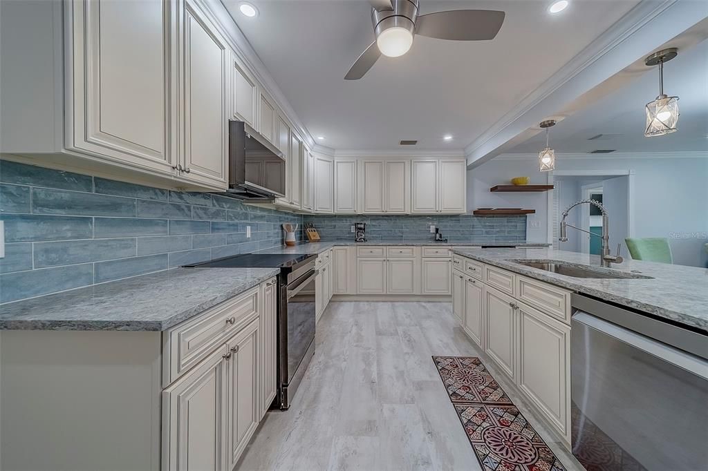 Interior, Kitchen, Pendant Lights, Recessed Lighting, Wood Texture Flooring