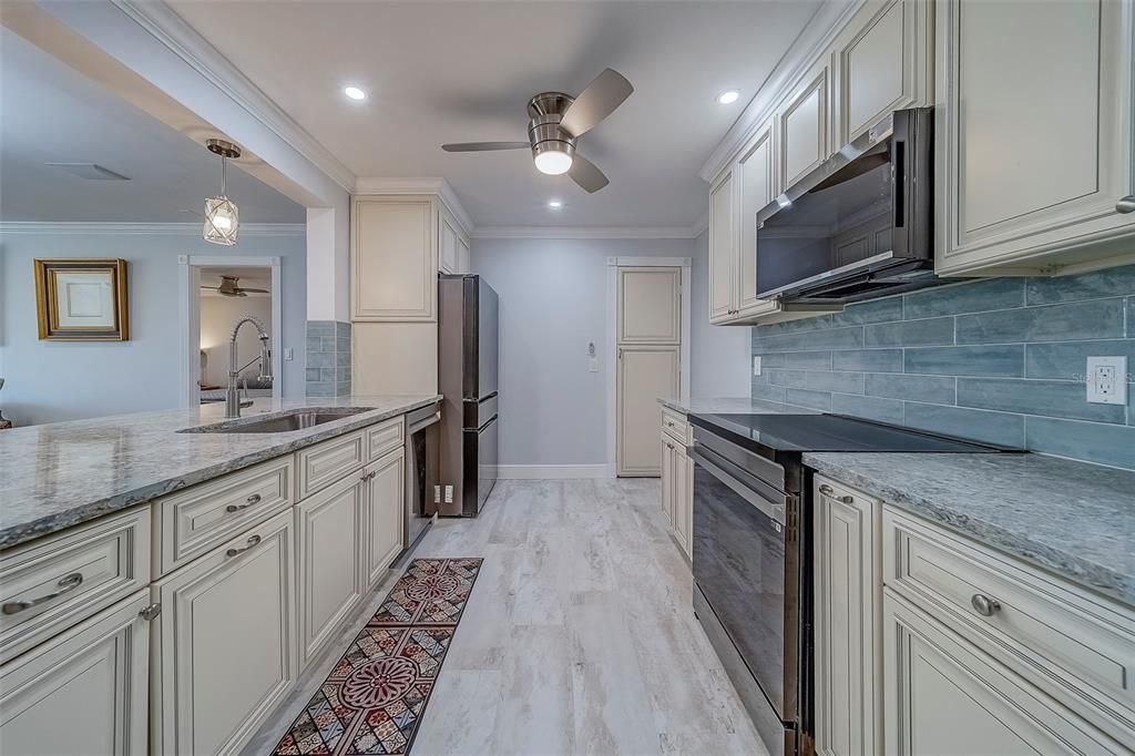 Interior, Kitchen, Pendant Lights, Recessed Lighting, Wood Texture Flooring
