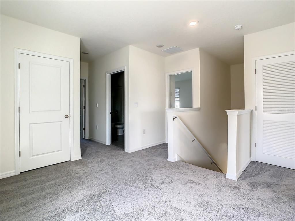 Empty room, Interior, Recessed Lighting