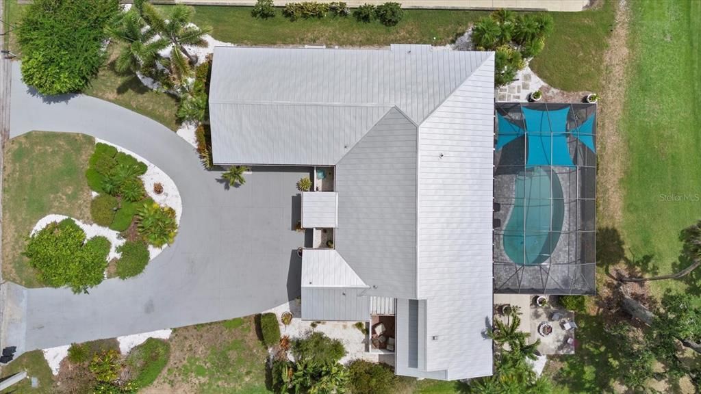 Exterior, Drone