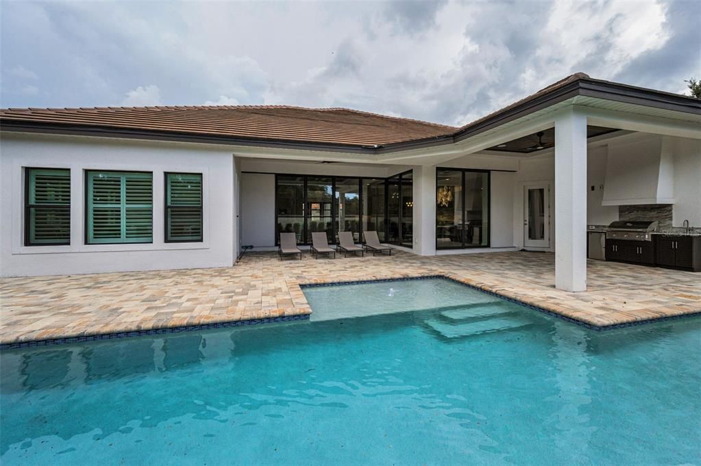 Exterior, Outdoor Kitchen, Pool