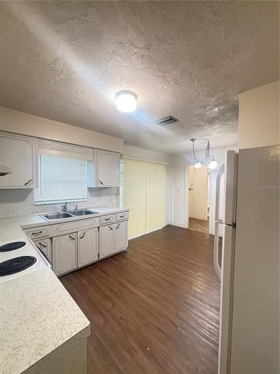 Interior, Kitchen, Pendant Lights, Wood Texture Flooring