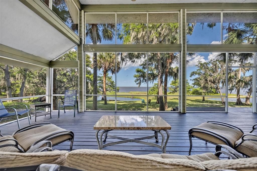 Interior, Sun Room, Water