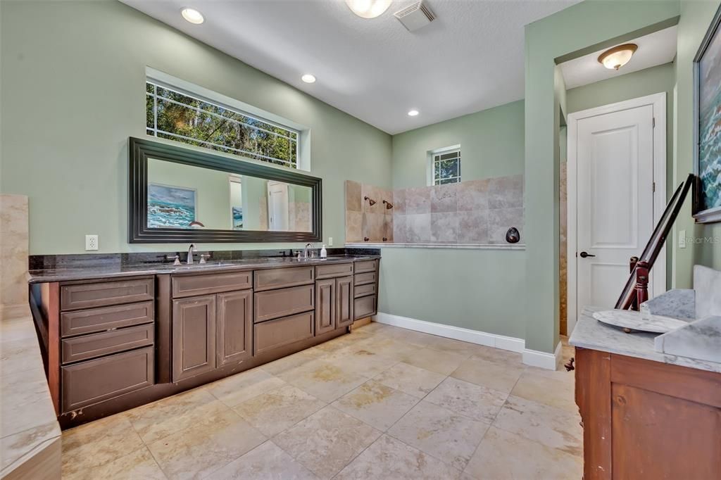 Bathroom, Dual Sink Vanities, Interior, Recessed Lighting