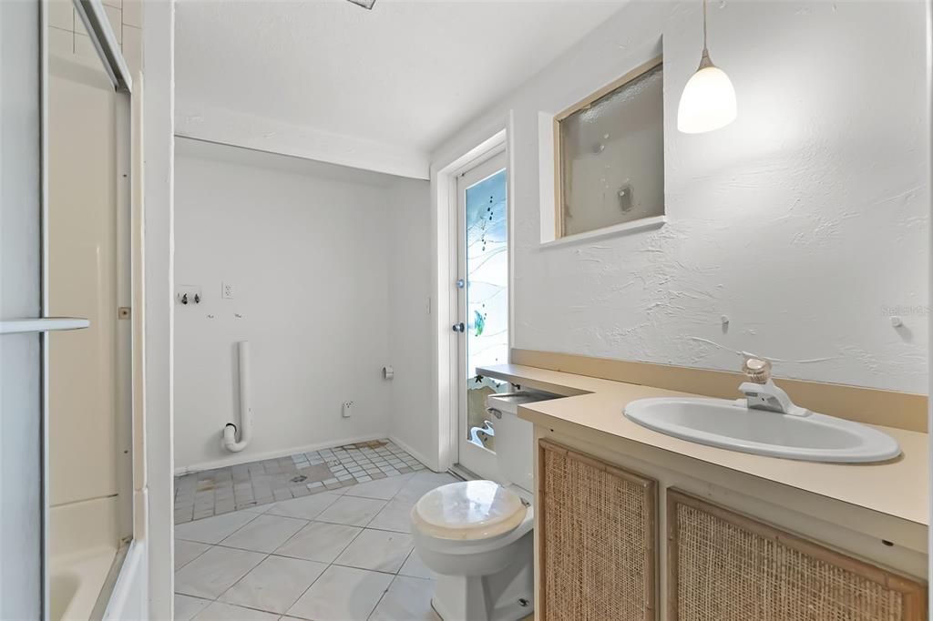 Bathroom, Interior, Pendant Lights