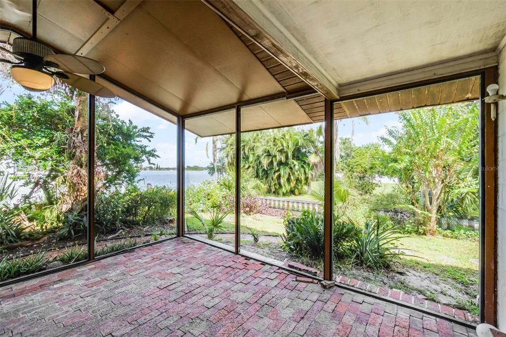 Interior, Sun Room, Water