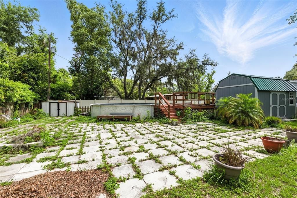 Backyard, Exterior