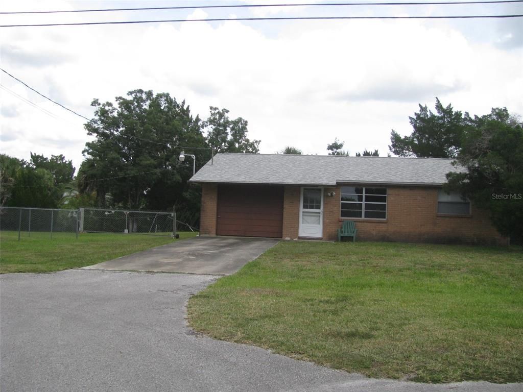 Attached, Exterior, Facade, Brick Facade, Ranch