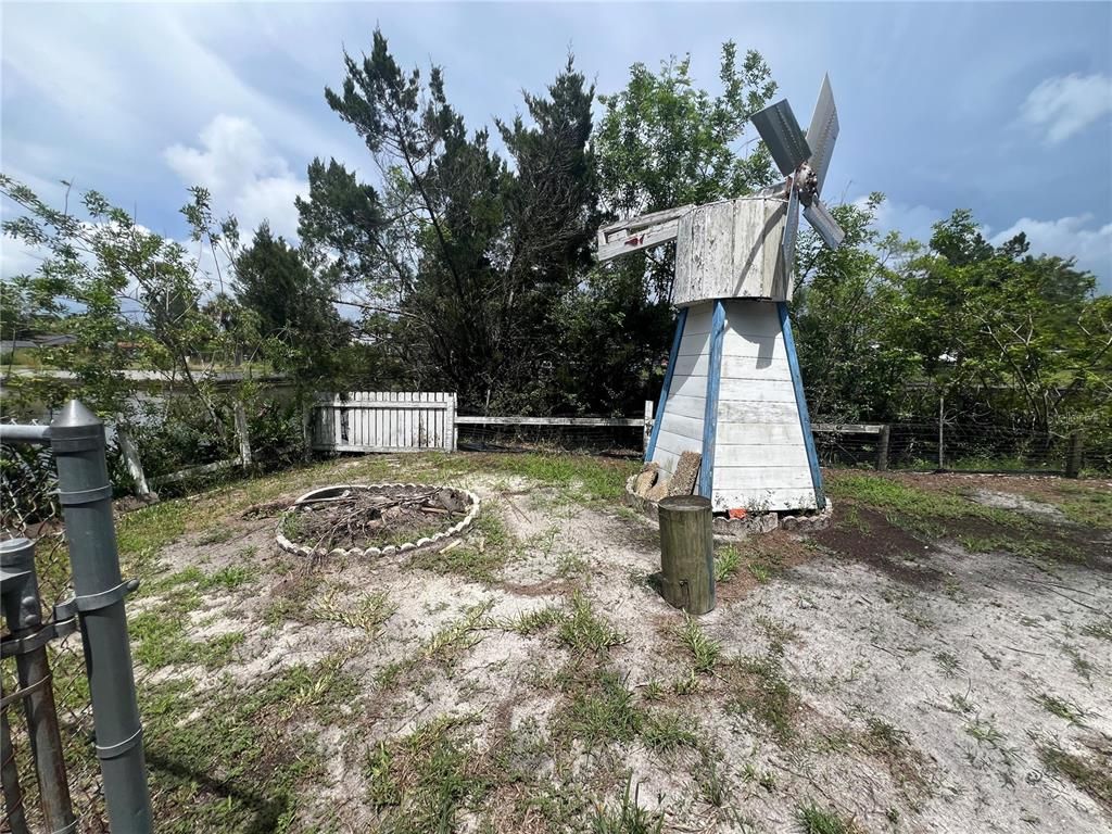 Backyard, Exterior