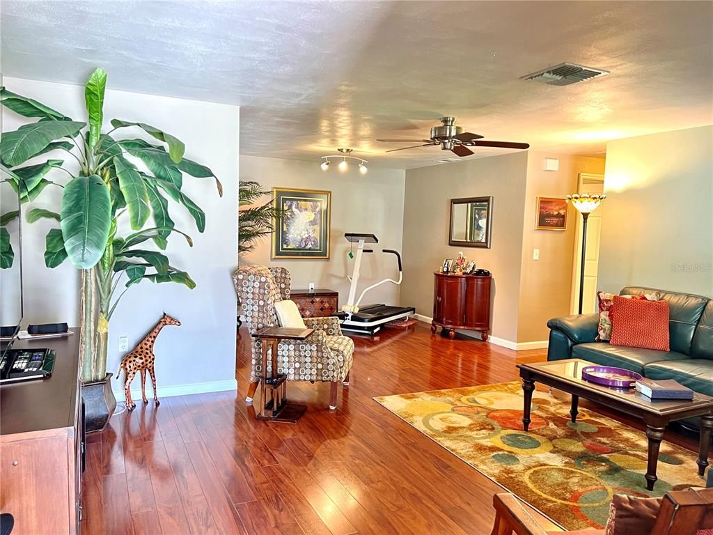 Fitness Equipment, Interior, Living room, Wood Texture Flooring