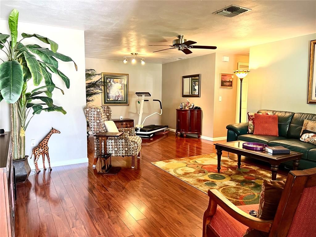 Fitness Equipment, Interior, Living room, Wood Texture Flooring