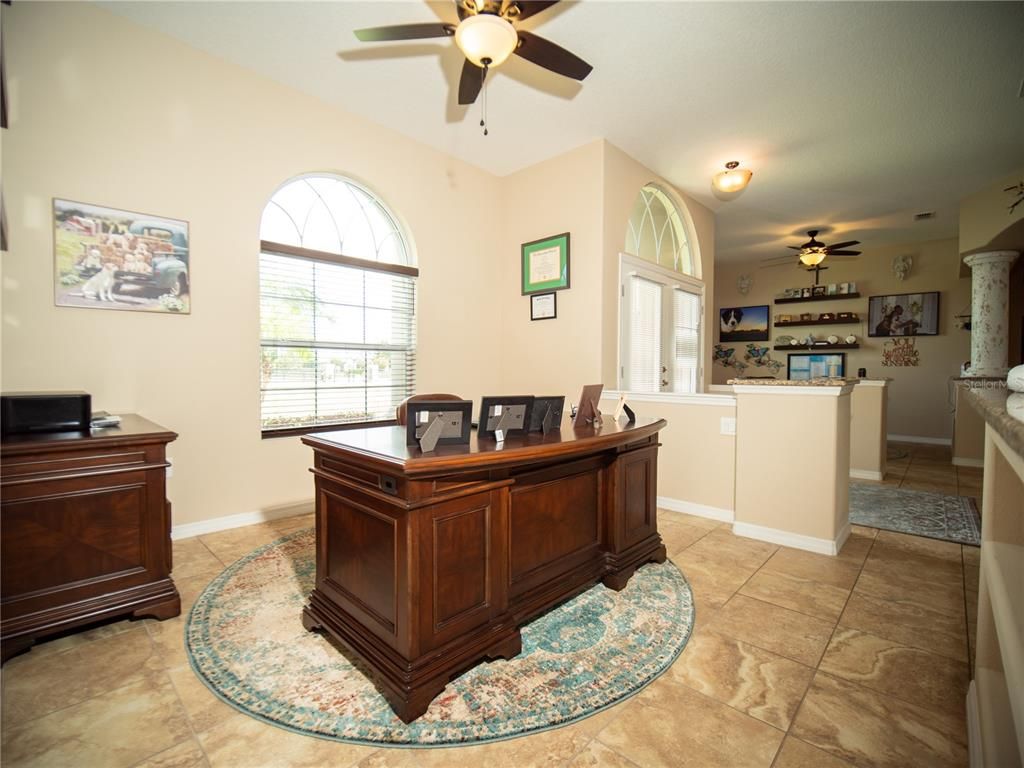 Home Office, Interior