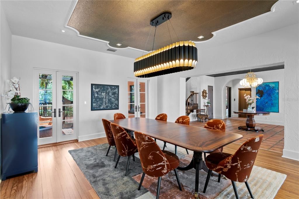Chandelier, Dining room, Interior, Pendant Lights, Recessed Lighting, Wood Texture Flooring