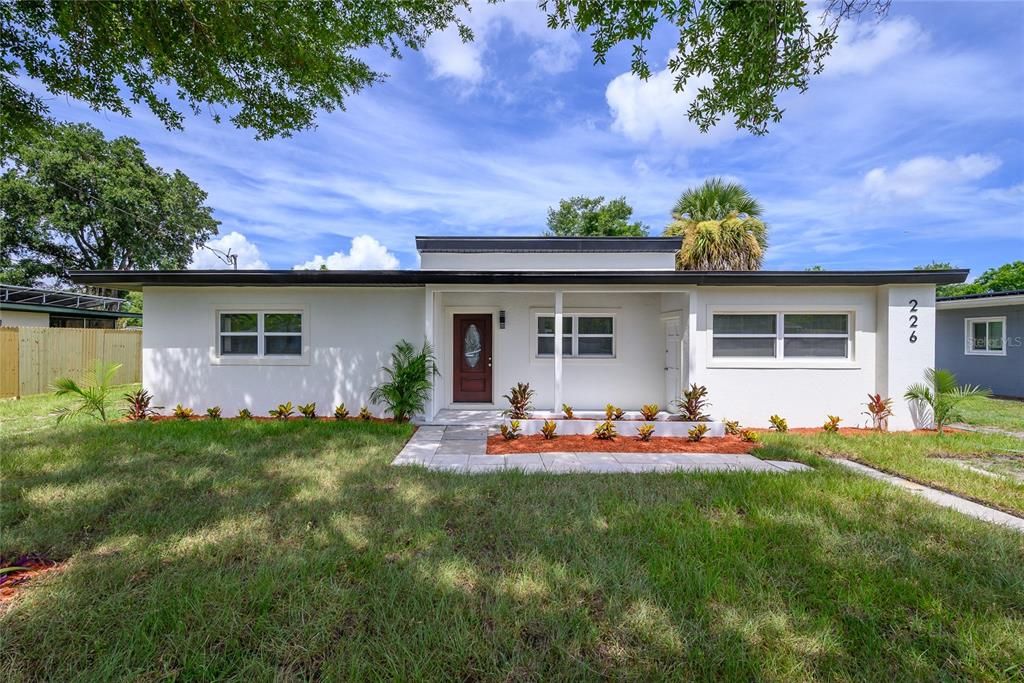 Backyard, Exterior, Facade, Ranch