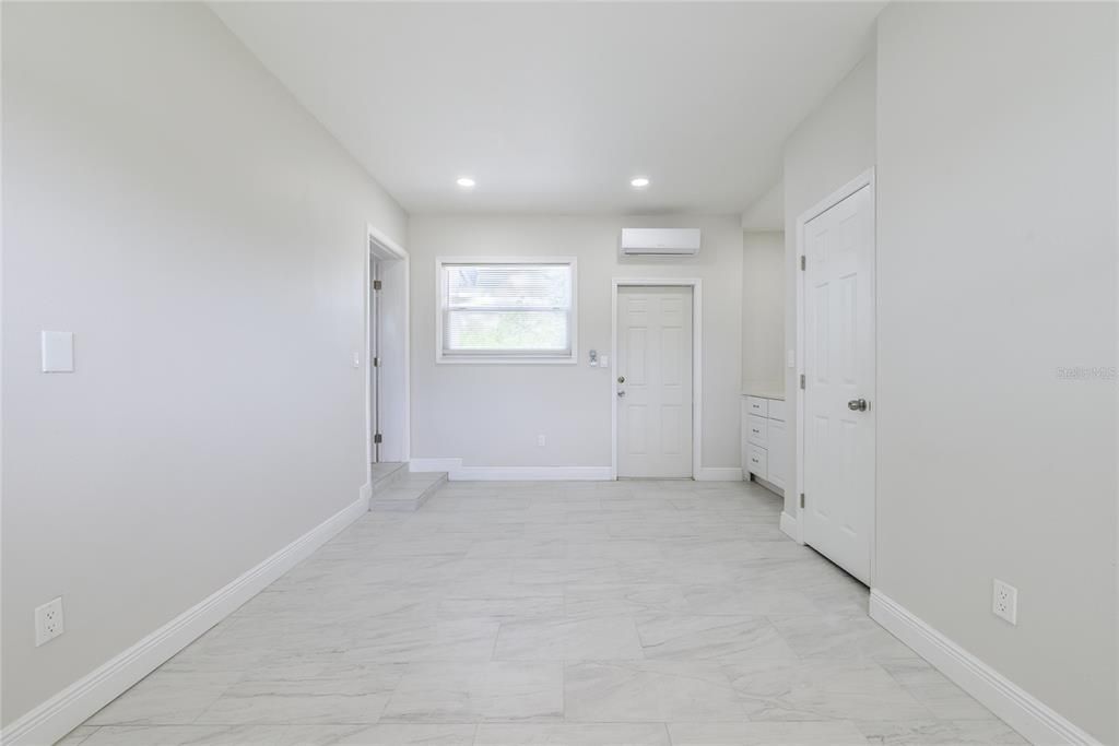 Empty room, Interior, Marble, Recessed Lighting