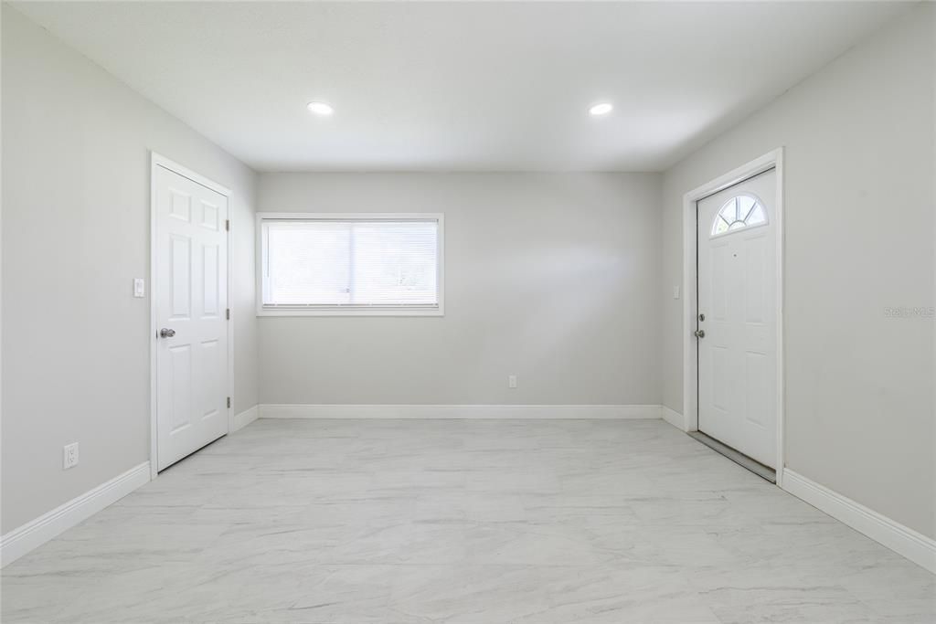 Empty room, Interior, Marble, Recessed Lighting