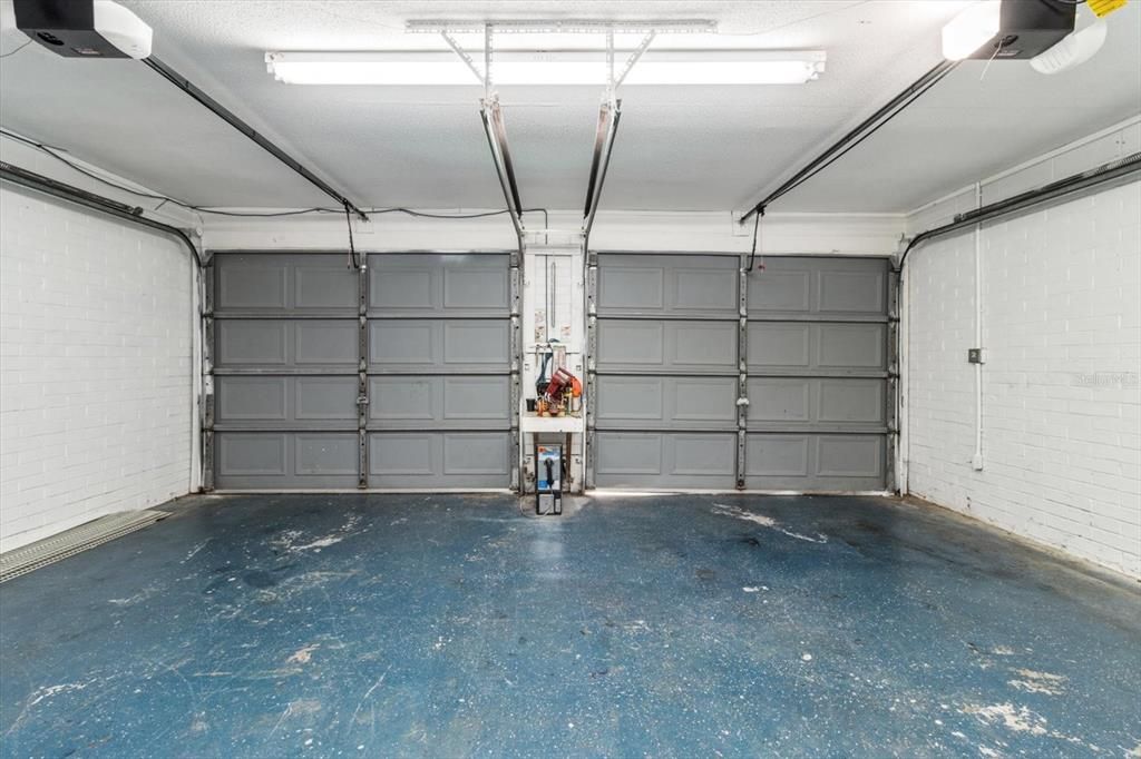 Garage, Interior