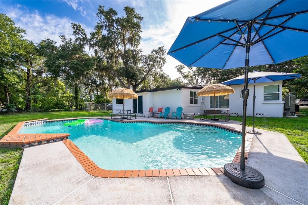 Exterior, Pool
