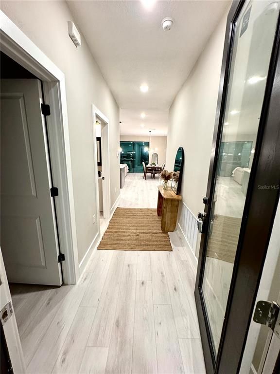 Interior, Recessed Lighting, Wood Texture Flooring