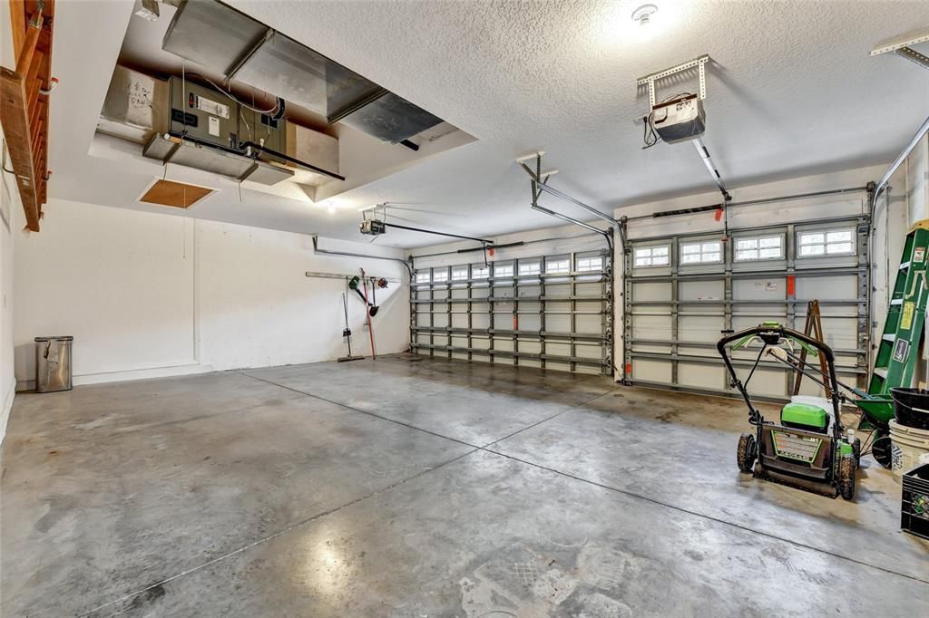 Garage, Interior