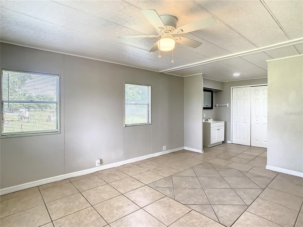 Empty room, Interior, Kitchen, Recessed Lighting