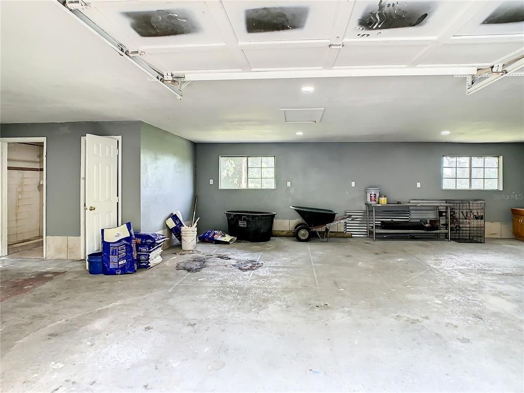 Garage, Interior, Recessed Lighting
