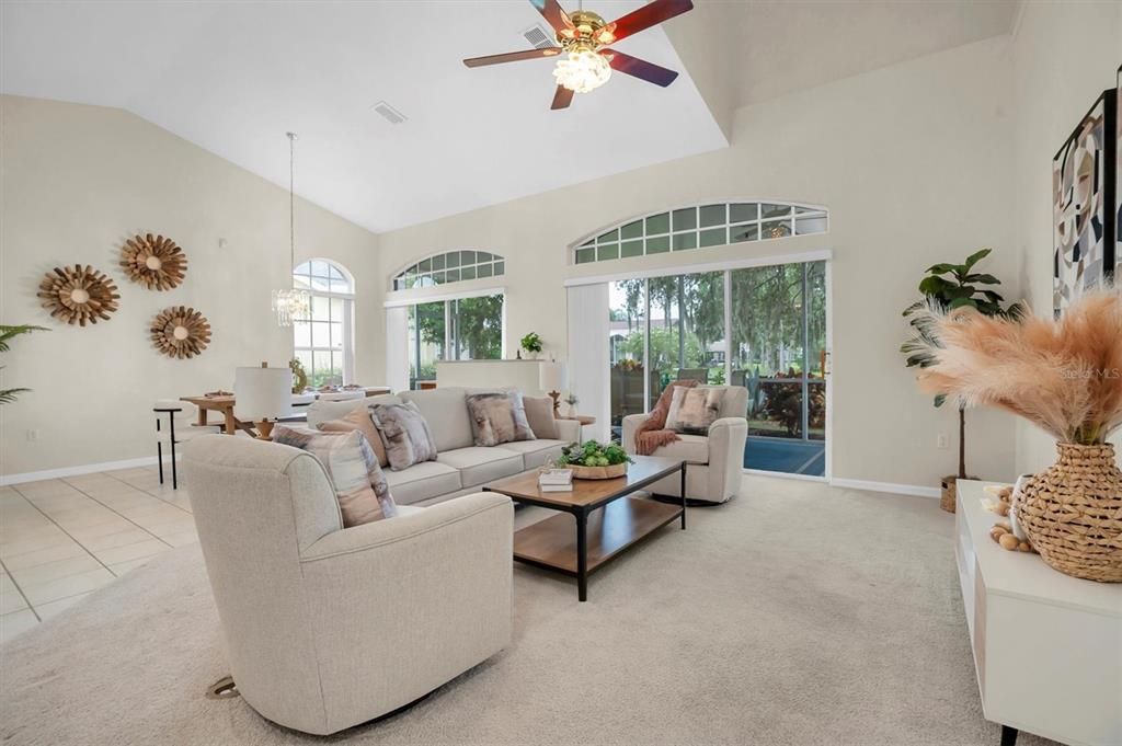 Dining room, Interior, Living room, Pendant Lights