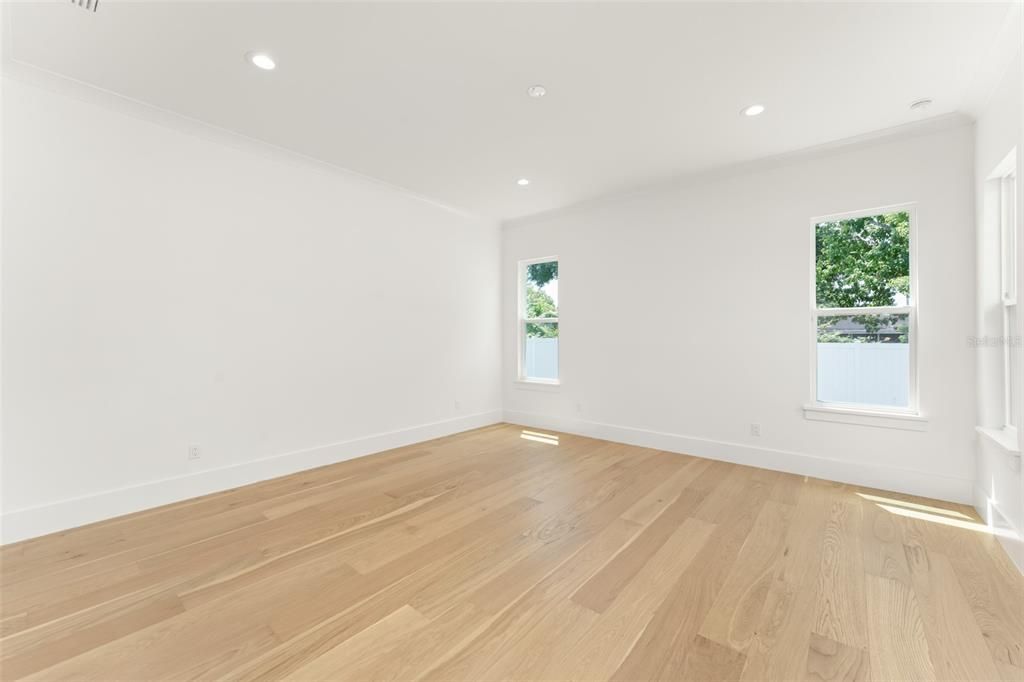 Empty room, Interior, Recessed Lighting, Wood Texture Flooring