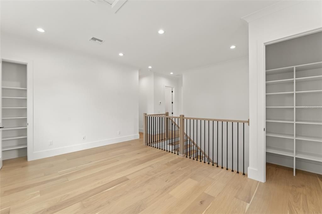 Interior, Recessed Lighting, Wood Texture Flooring
