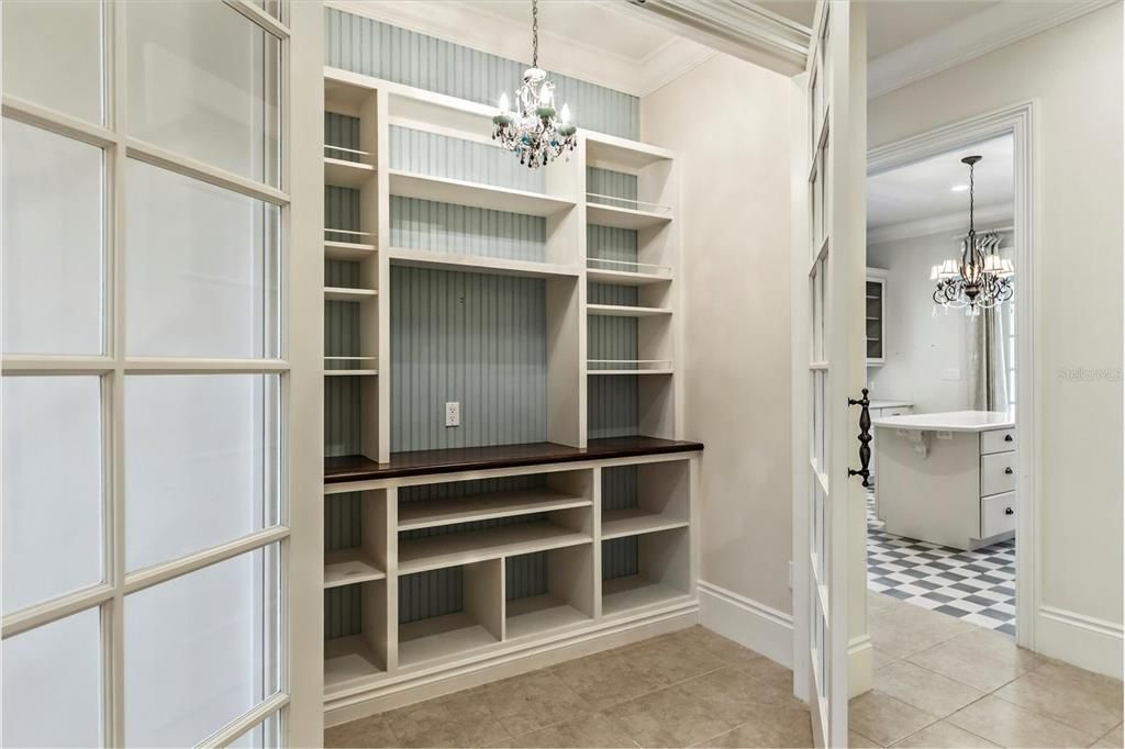Bathroom, Chandelier, Free Standing Baths, Interior, Pendant Lights