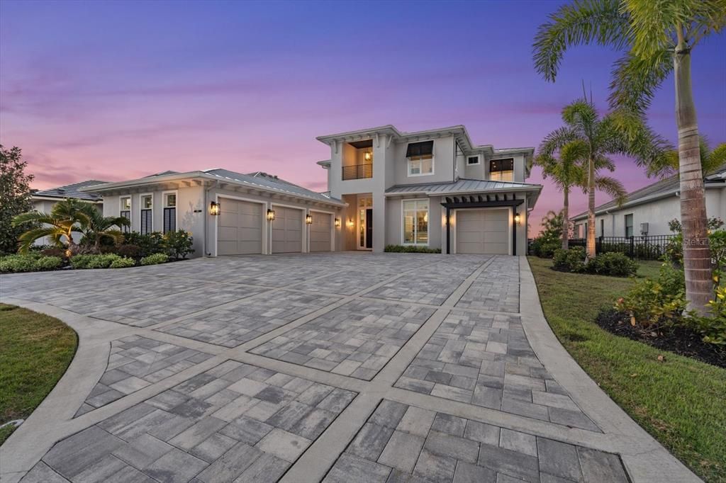 Interior, Kitchen, Living room, Pendant Lights, Recessed Lighting, Stainless Steel Appliances, Wood Texture Flooring