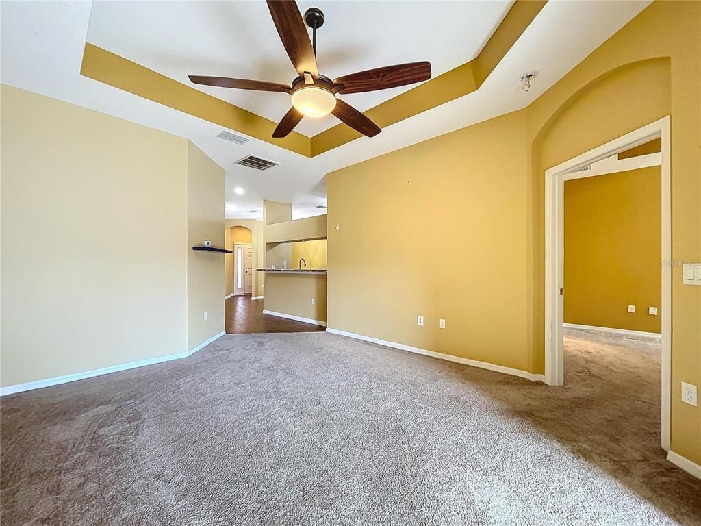 Empty room, Interior, Recessed Lighting