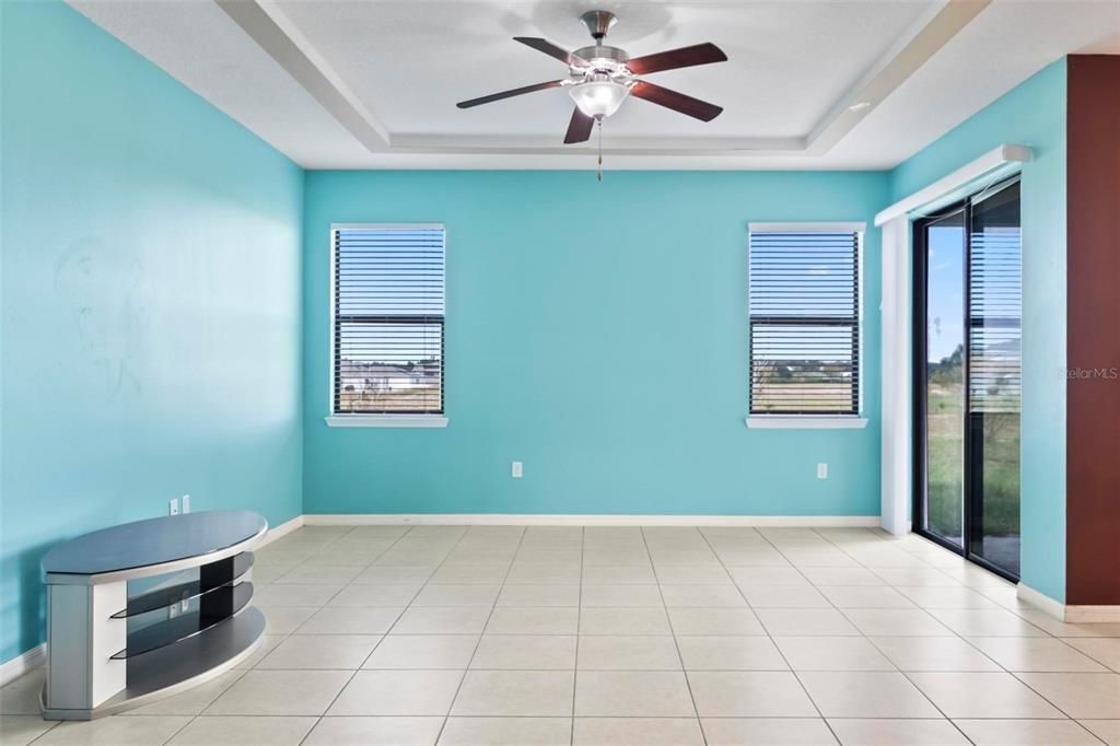 Empty room, Interior, Recessed Lighting