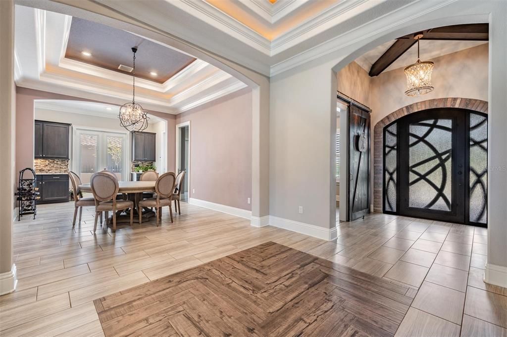 Chandelier, Dining room, Interior, Pendant Lights, Recessed Lighting, Wood Texture Flooring