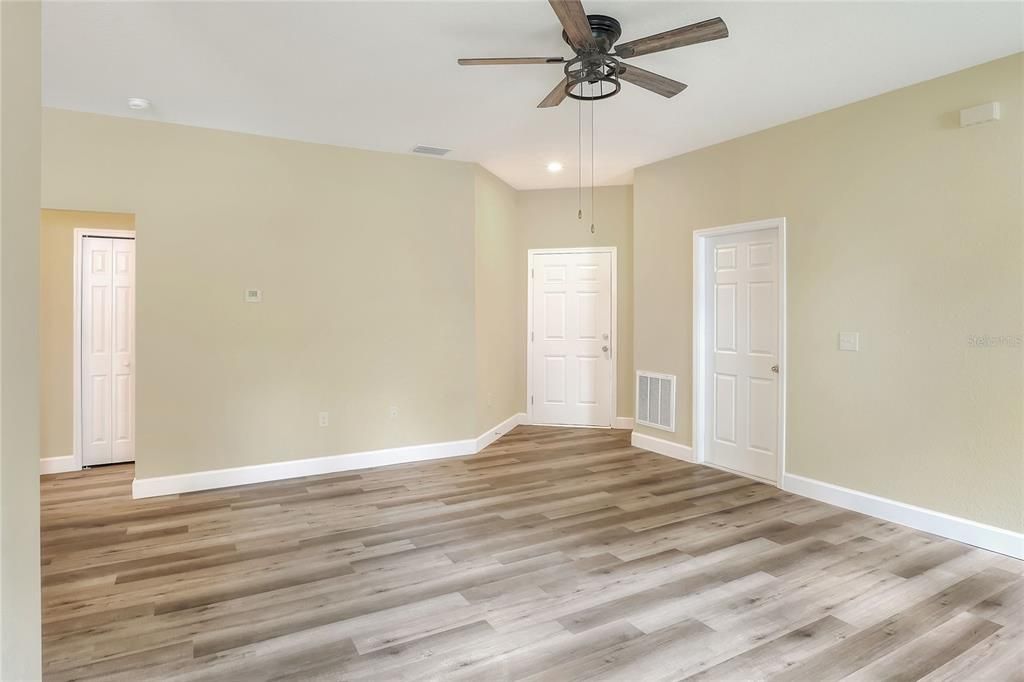 Empty room, Interior, Recessed Lighting, Wood Texture Flooring