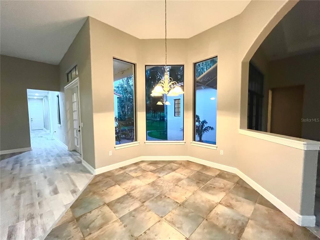 Empty room, Interior, Pendant Lights