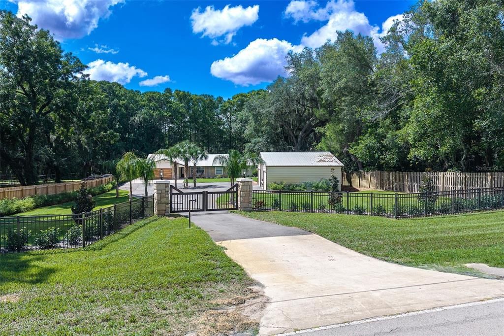 Backyard, Exterior