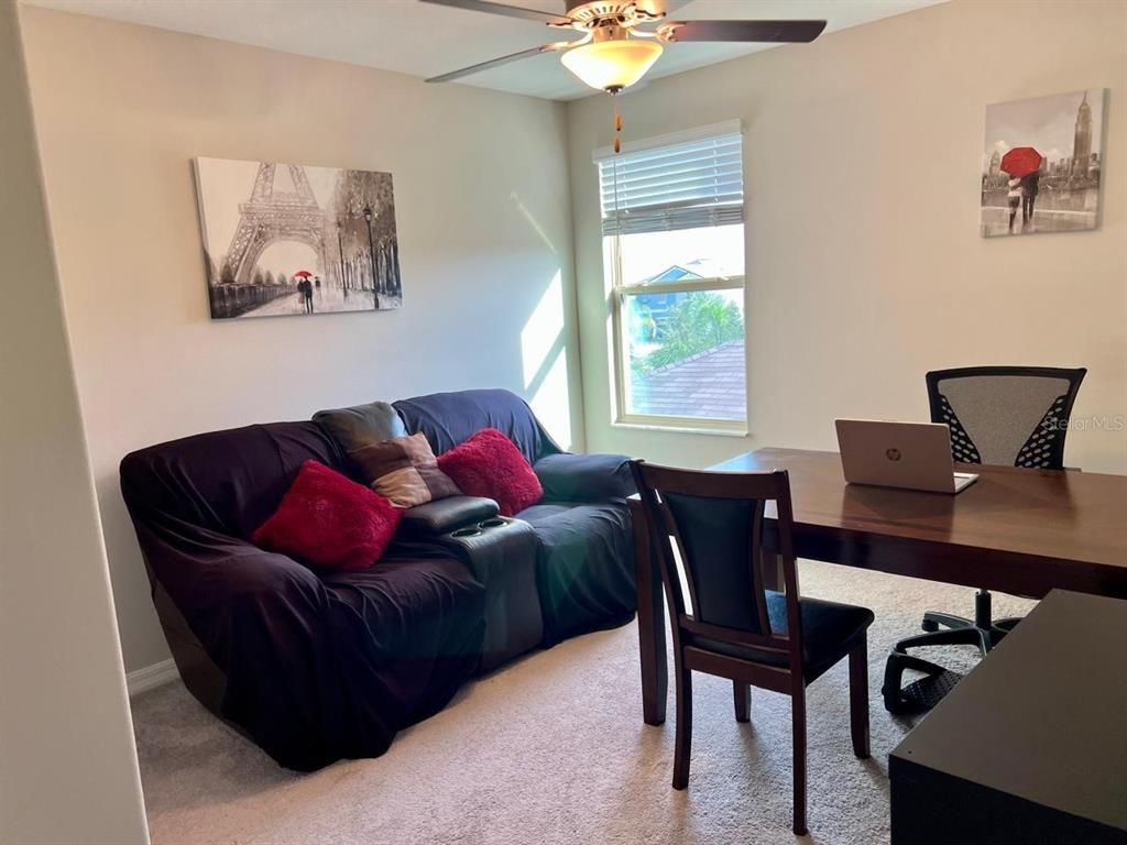 Home Office, Interior