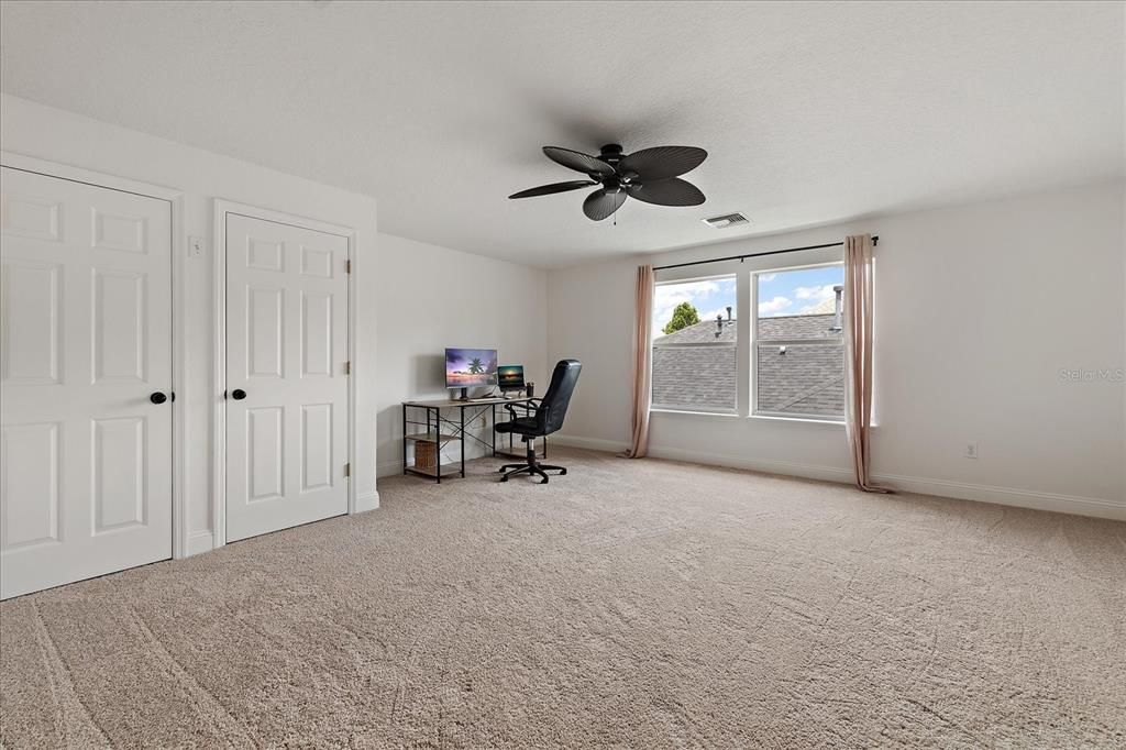 Home Office, Interior