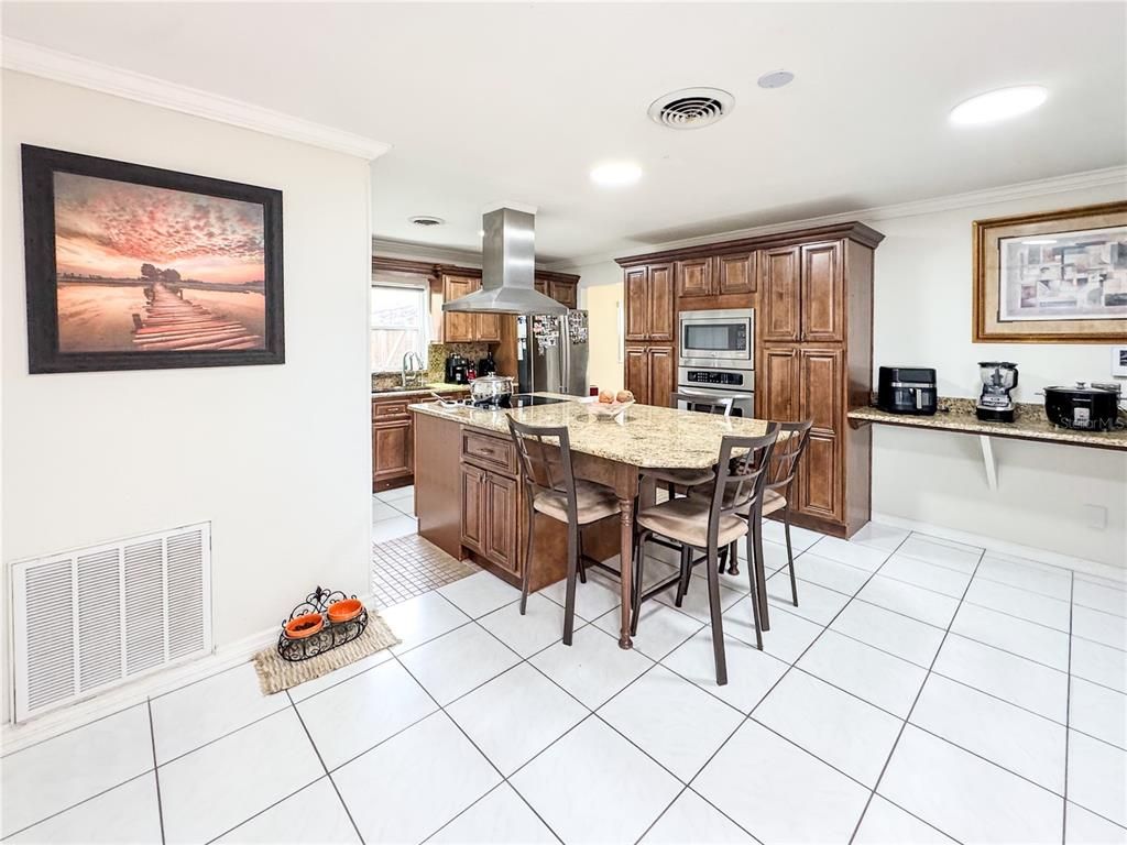 Dining room, Interior, Kitchen, Recessed Lighting, Stainless Steel Appliances