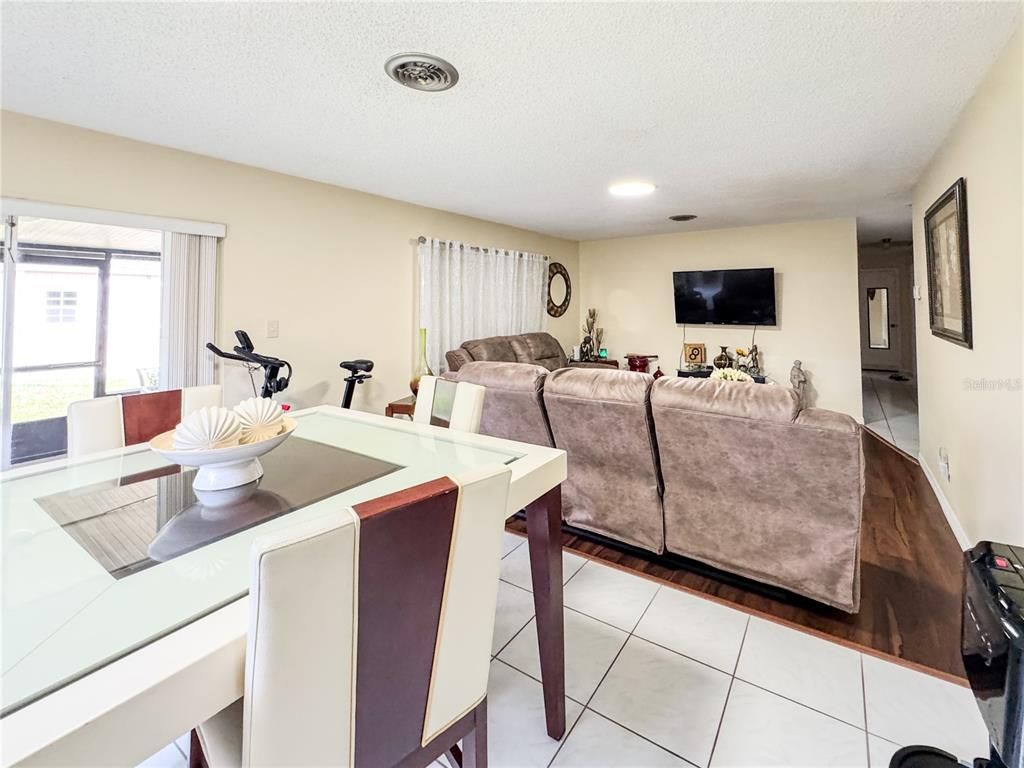 Fitness Equipment, Interior, Living room, Recessed Lighting