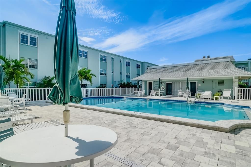 Exterior, Pool