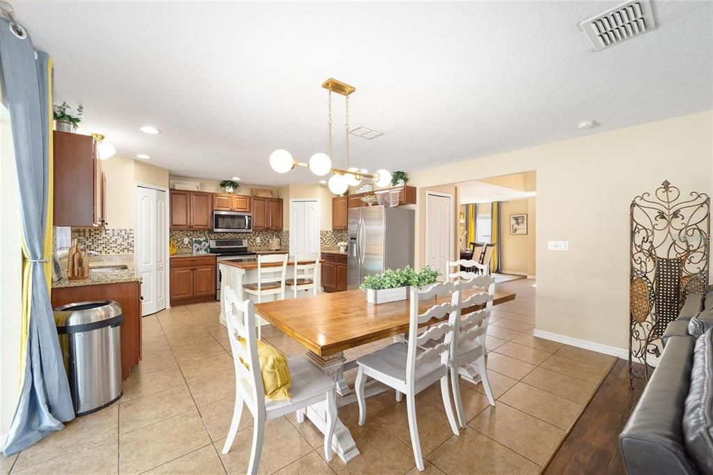 Dining room, Interior, Kitchen, Pendant Lights, Recessed Lighting, Stainless Steel Appliances