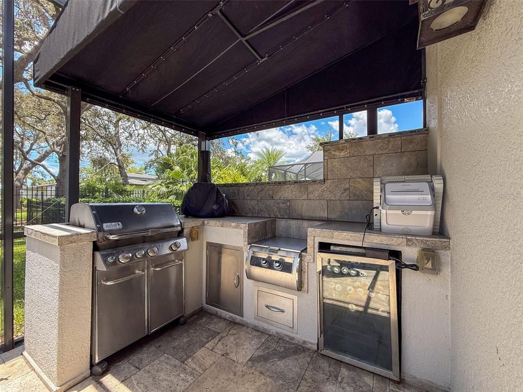 Exterior, Outdoor Kitchen