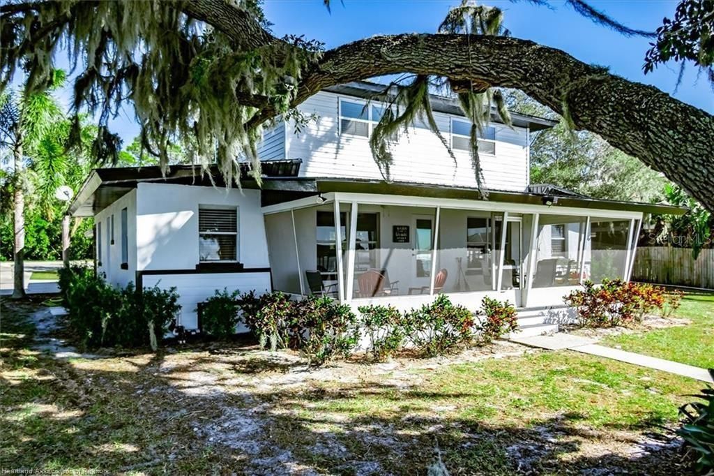 Exterior, Facade, Farmhouse