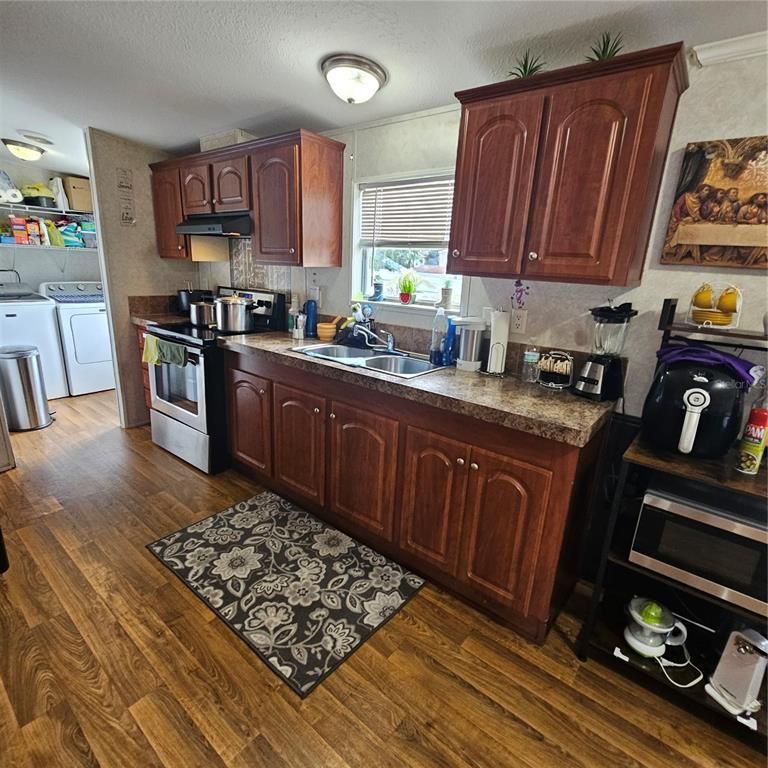 Interior, Kitchen, Washer, Wood Texture Flooring