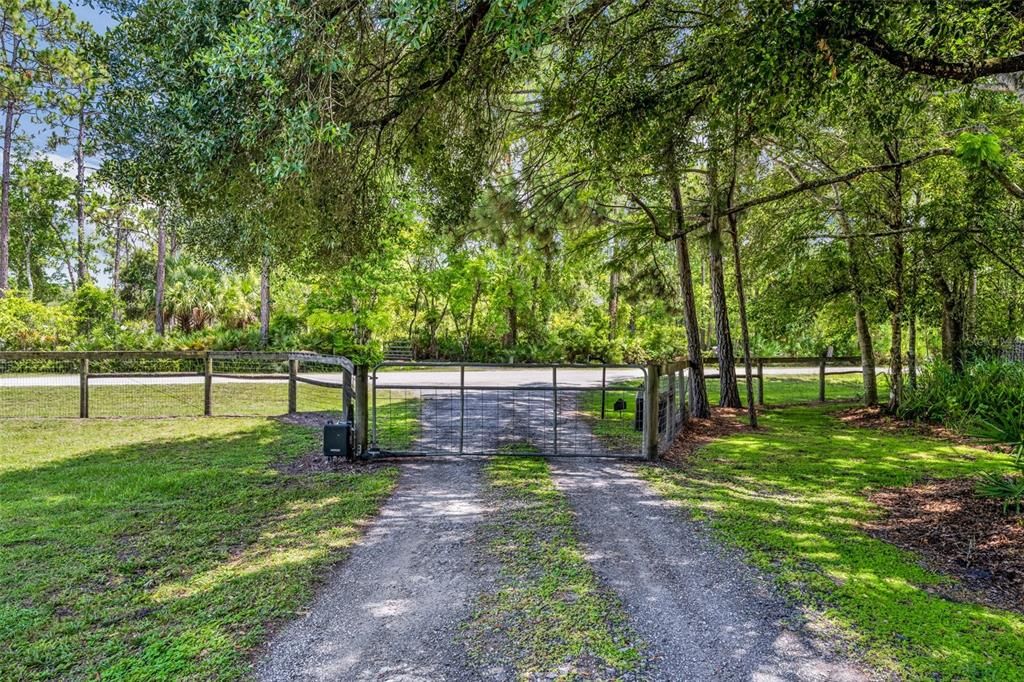 Exterior, Tennis Courts
