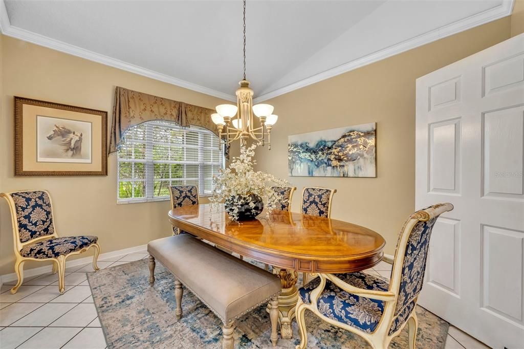Chandelier, Dining room, Interior