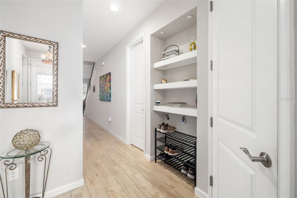 Interior, Recessed Lighting, Wood Texture Flooring